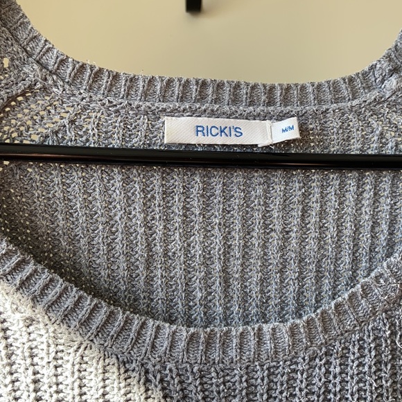 Chic & Comfortable Sweater - Ricki’s Size M - Picture 3 of 4